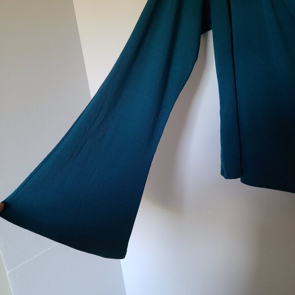 RUE + WOMEN'S SWEETHEART NECKLINE WITH TRUMPET SLEEVES SIZE 4X - Picture 4 of 7